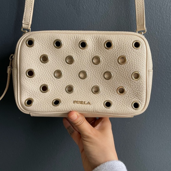 Furla Soft Pink Leather Purse with Gold Hardware - Picture 3 of 12